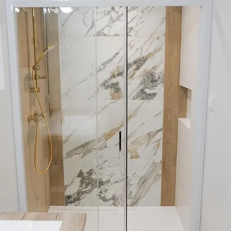 Goldfin ウストカ